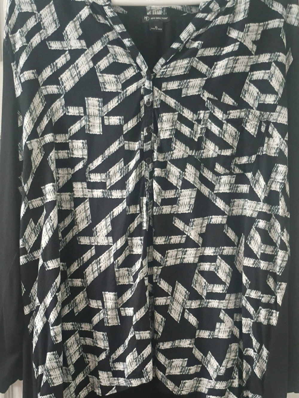 New Directions Black Button-Down Shirt with White Geometric Print